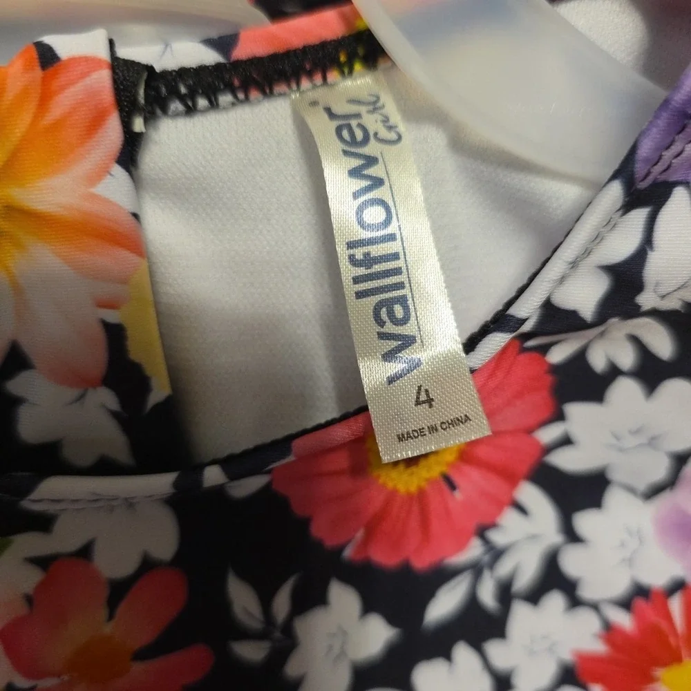New Girls Size 4 Wallflower Floral One Piece‎ Swimsuit With Cut Out